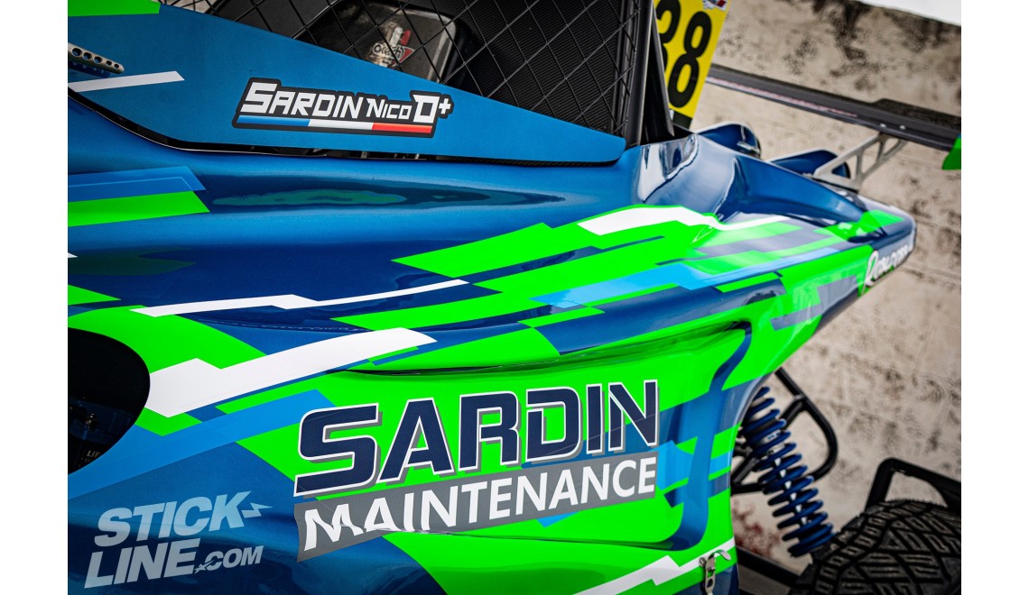 Stickers racing, performants, lisibles et 100% à vos couleurs